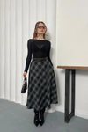 Siyah Ekose Desenli Kemer Detaylı Etek