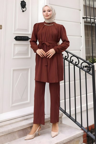 Kahverengi İkili Zincir Detaylı Tesettür Takım