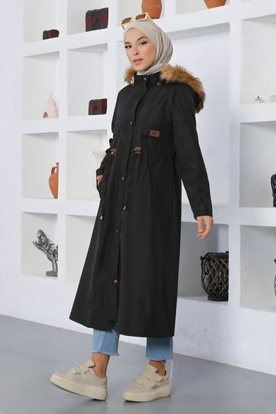 Siyah Bağcık Detaylı Mont