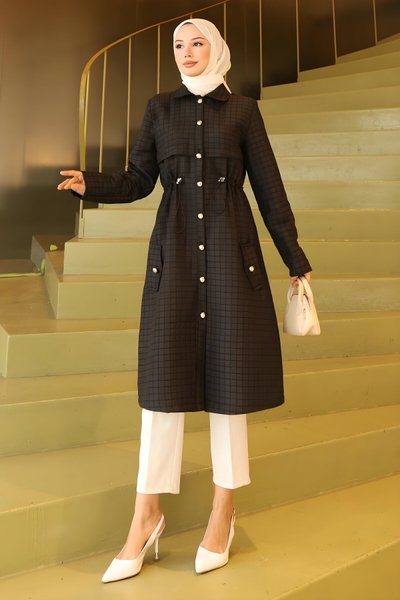 Siyah Kapitone Düğmeli Beli Bağcıklı Kap