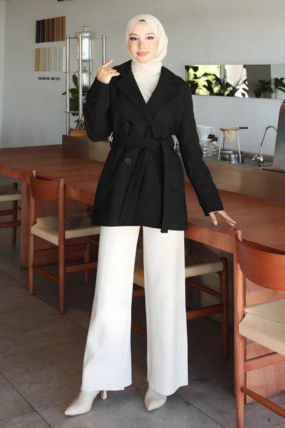 Siyah Kaşe Düğme Detaylı Kaban