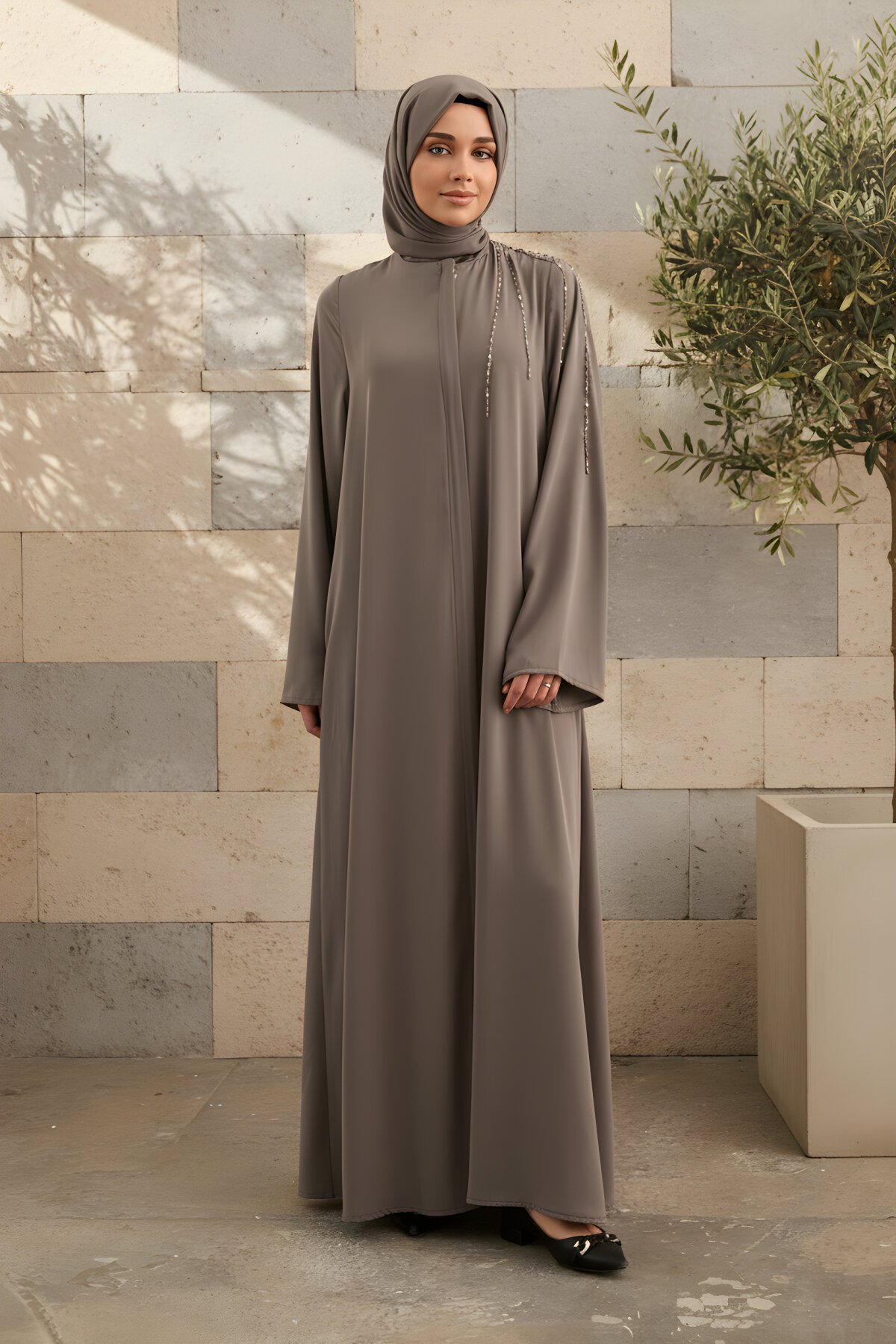 Kahverengi Omuzda El İşlemeli Ferace - Agra Prive