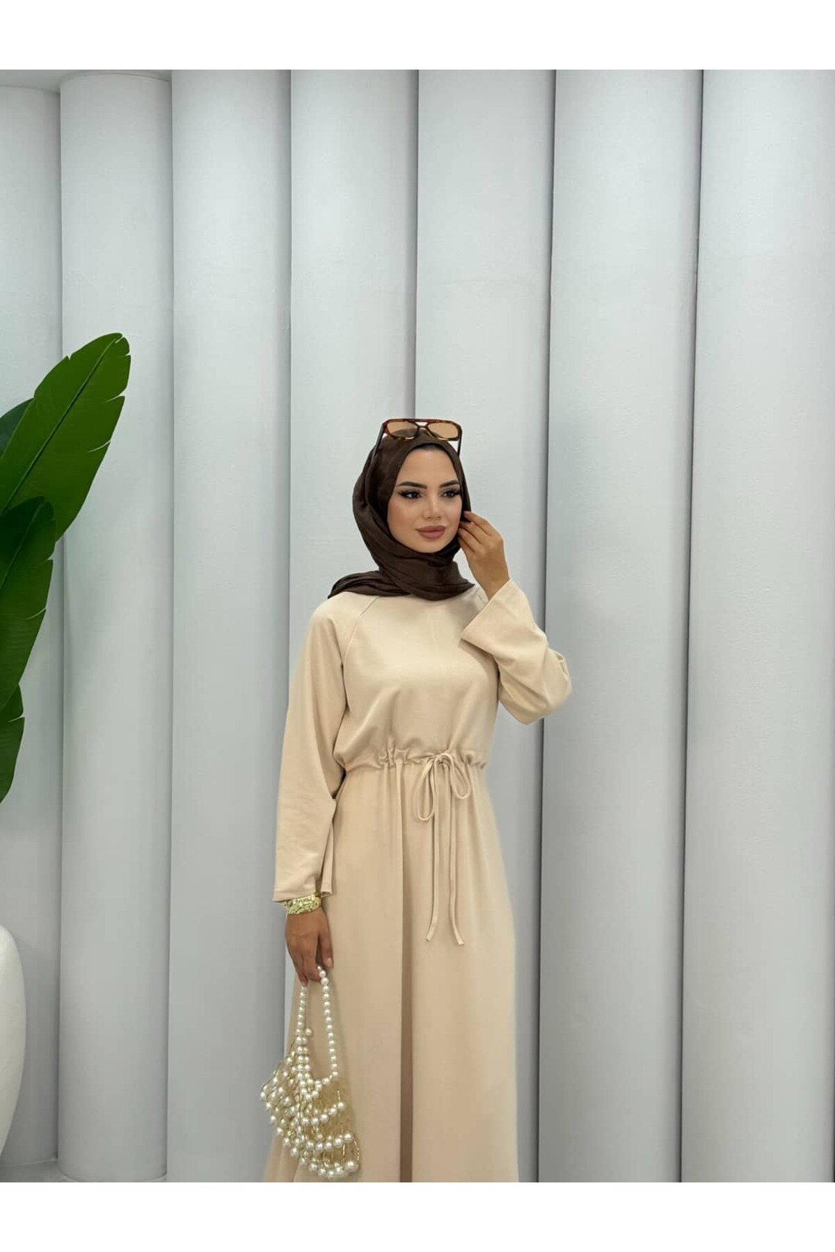 فستان محتشم كريمي بتفاصيل نفق - ALLİNOFFİCİAL