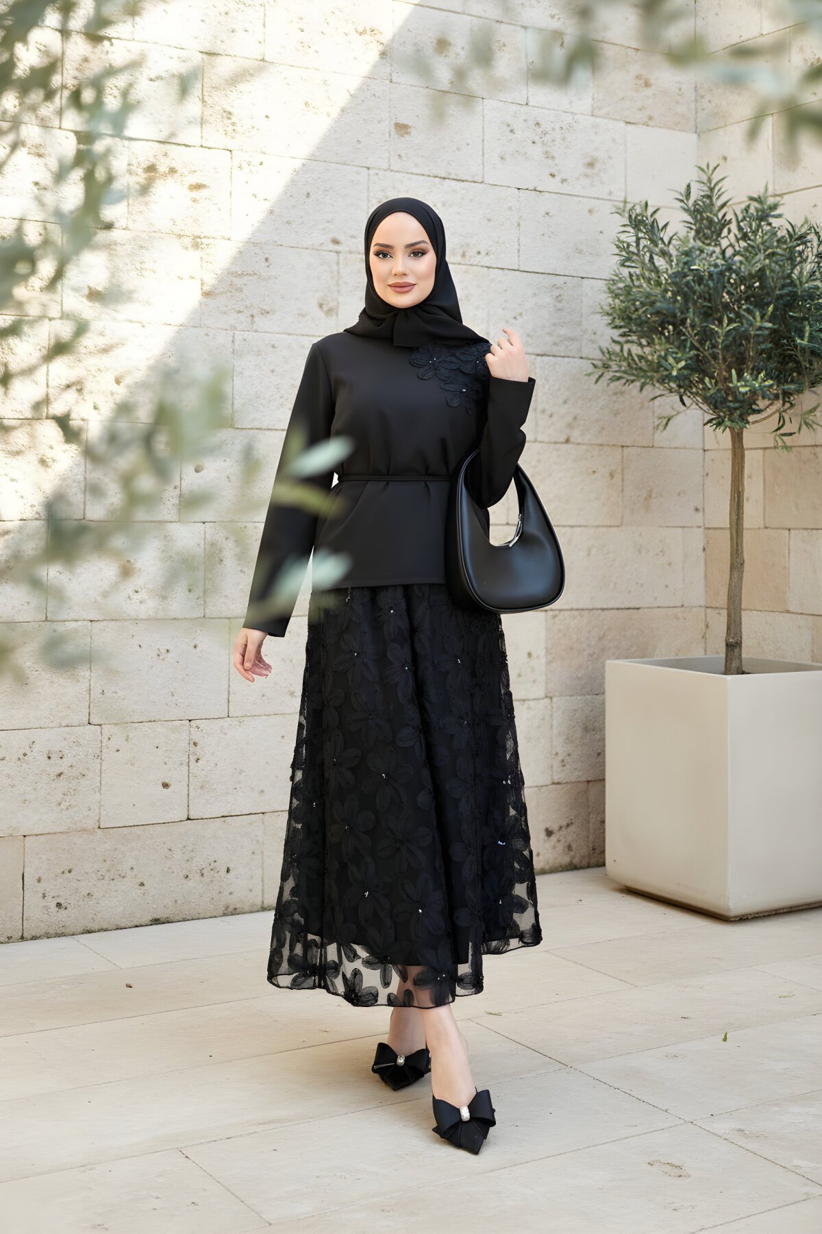 Siyah Çiçek Dokulu İkili Zarif Tesettür Takım - ALLİNOFFİCİAL