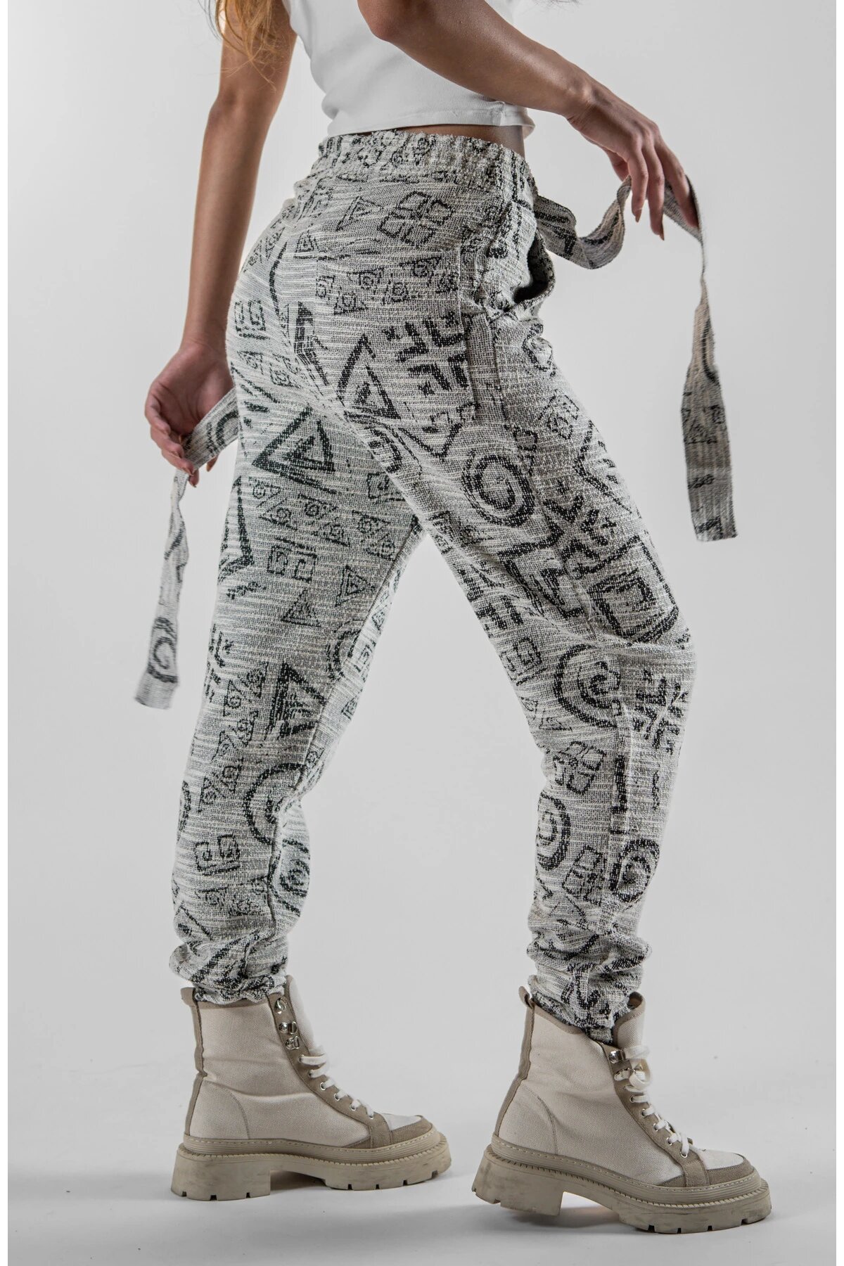 Jogger Geometric Patterned Belted Pants - Grey - Mexico Superblue