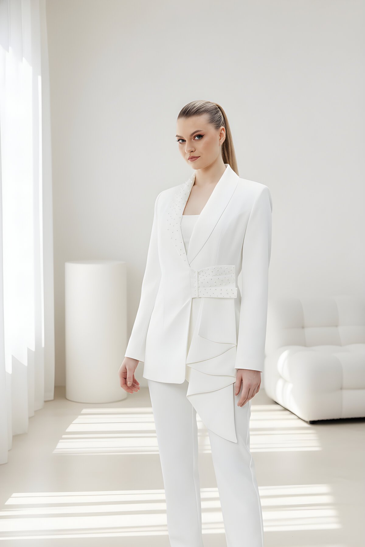 Ekru Özel Tasarım Fırfır Kuşak Detaylı Taş İşlemeli Ceket - Milamia