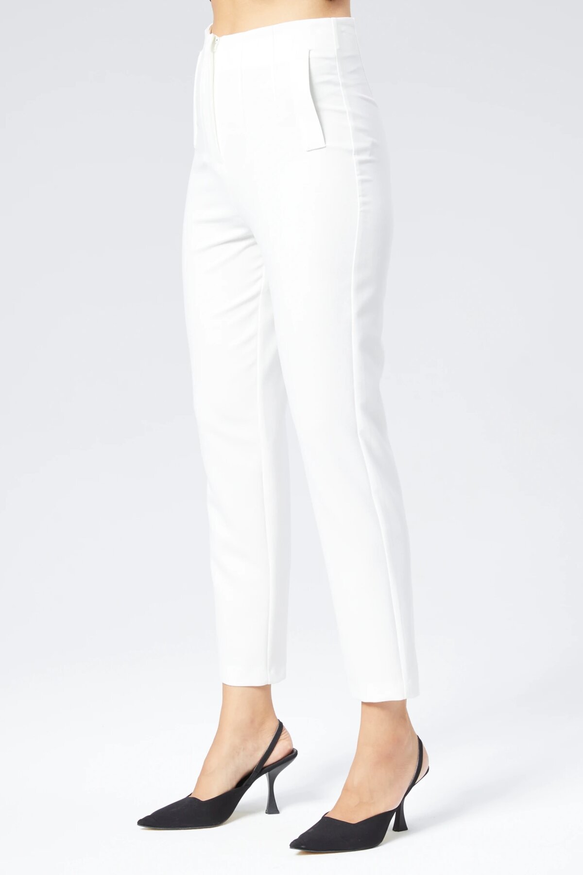 High-Waist Slim-Leg Ankle-Length Fabric Pocket-Detail Pants - Ecru - Milamia