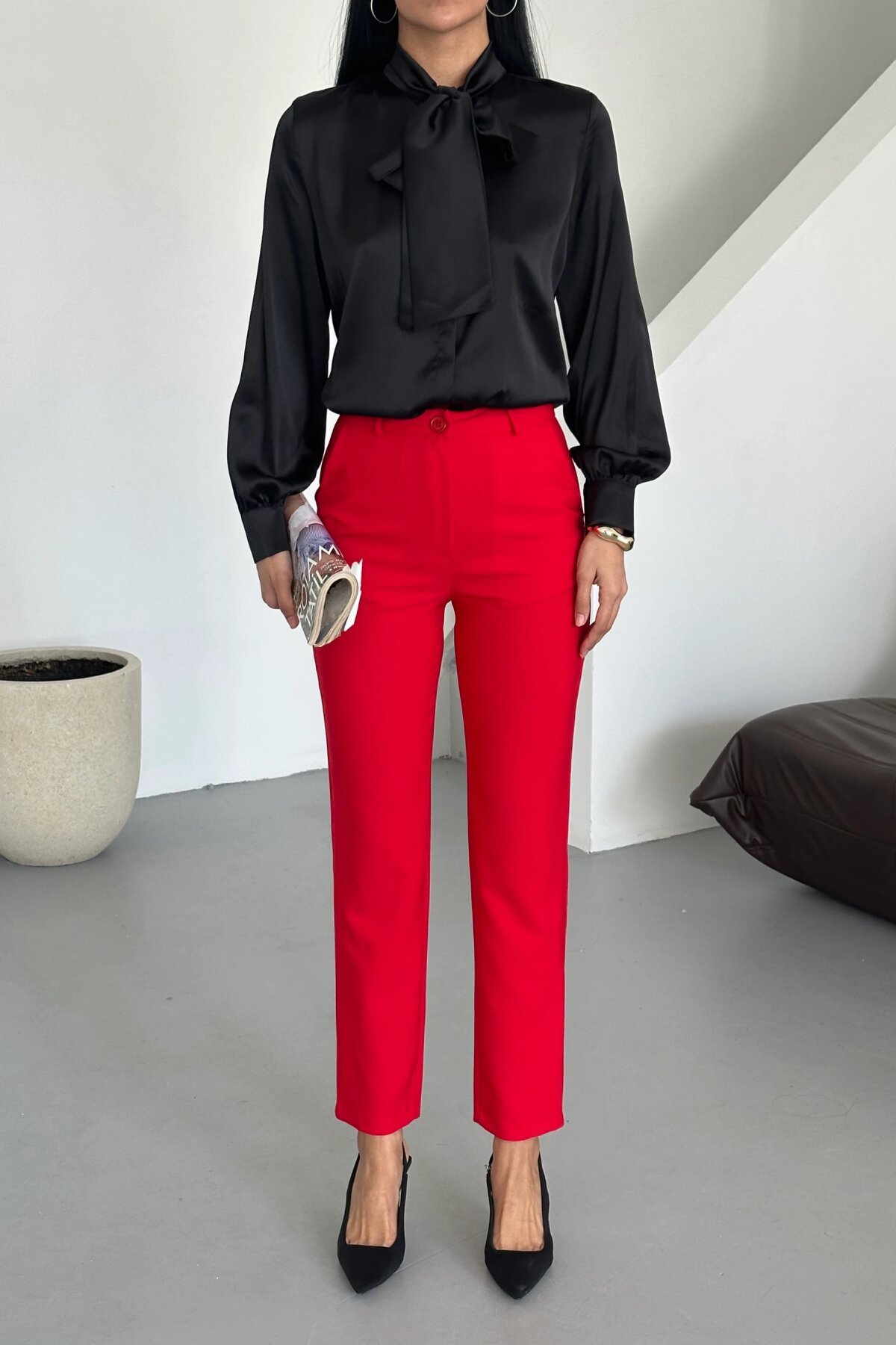 Classic Ankle-Length Tapered Carrot Fit Pants - Red - Milamia