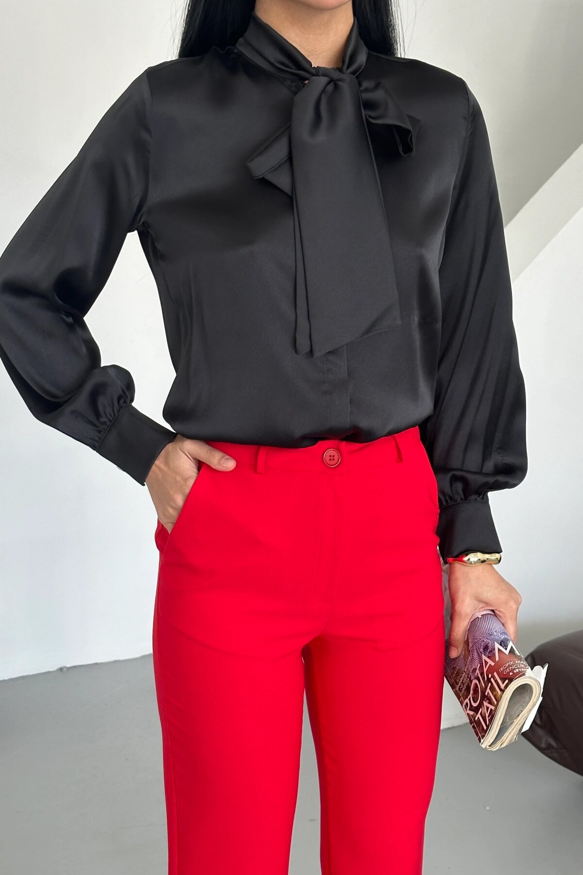 Classic Ankle-Length Tapered Carrot Fit Pants - Red - Milamia