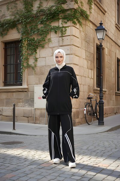 بدلة رياضية سوداء