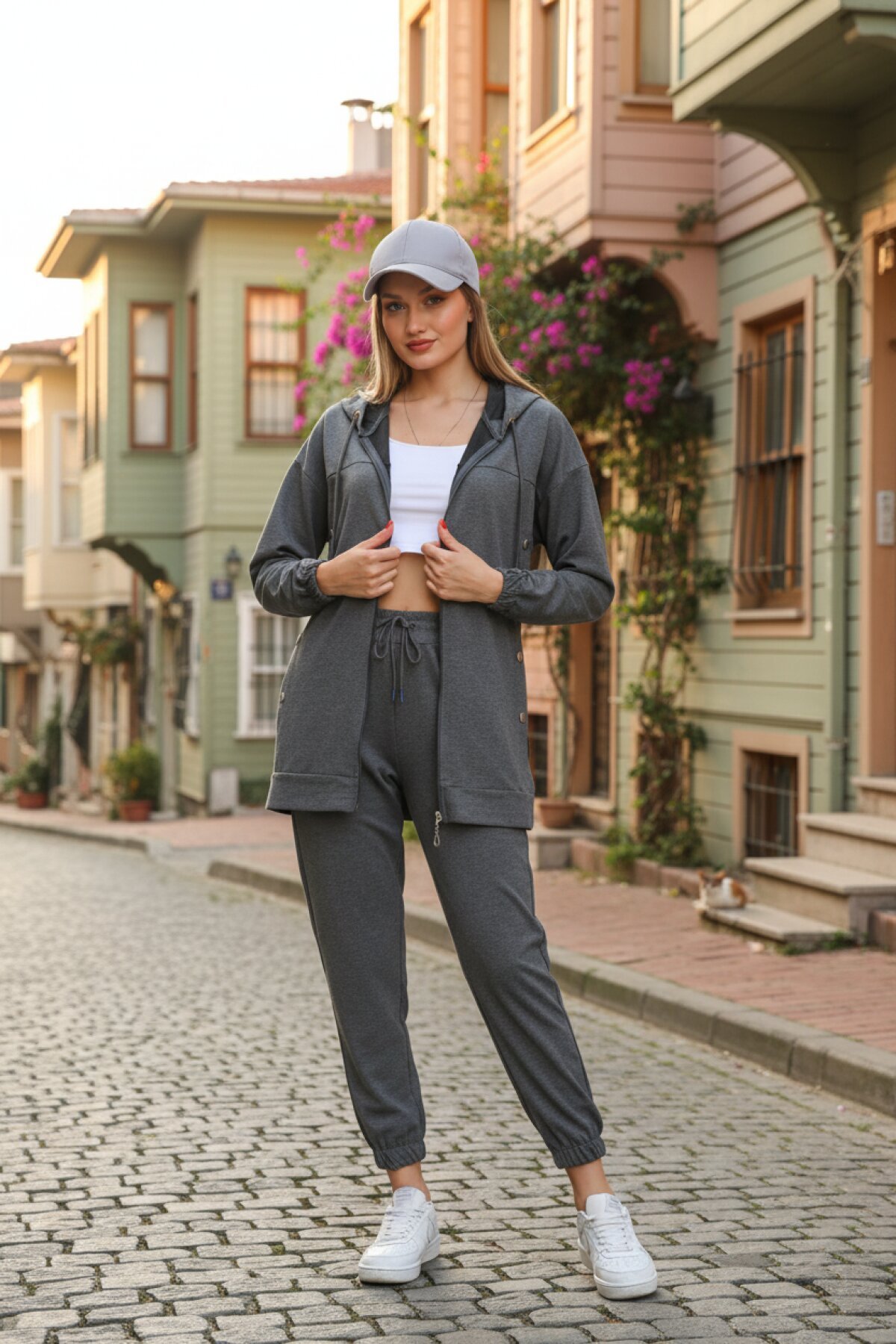 Gri Yandan Çıtçıtlı Spor Eşofman Takımı - Westbound