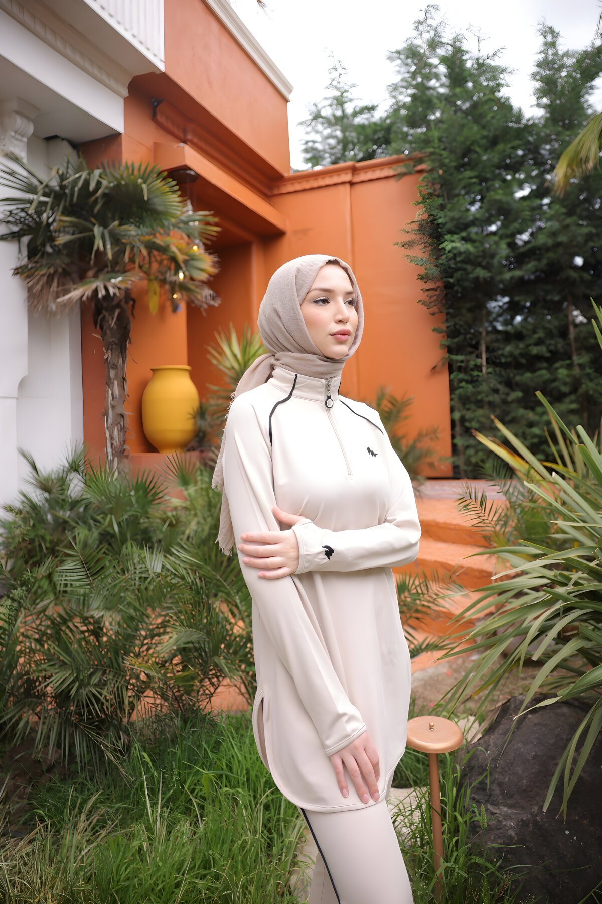 Bej Jogger Kalıp Yarım Fermuarlı Dalgıç Kumaş Tam Kapalı Mayo - Wovi