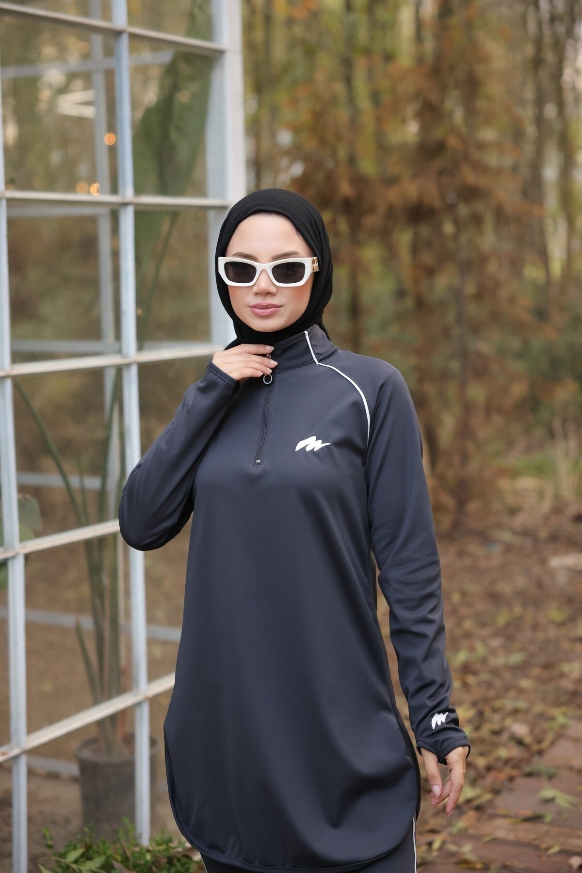 بدلة رياضية جوغر رمادية من قماش السكوبا بسحاب نصفي - Wovi Moda