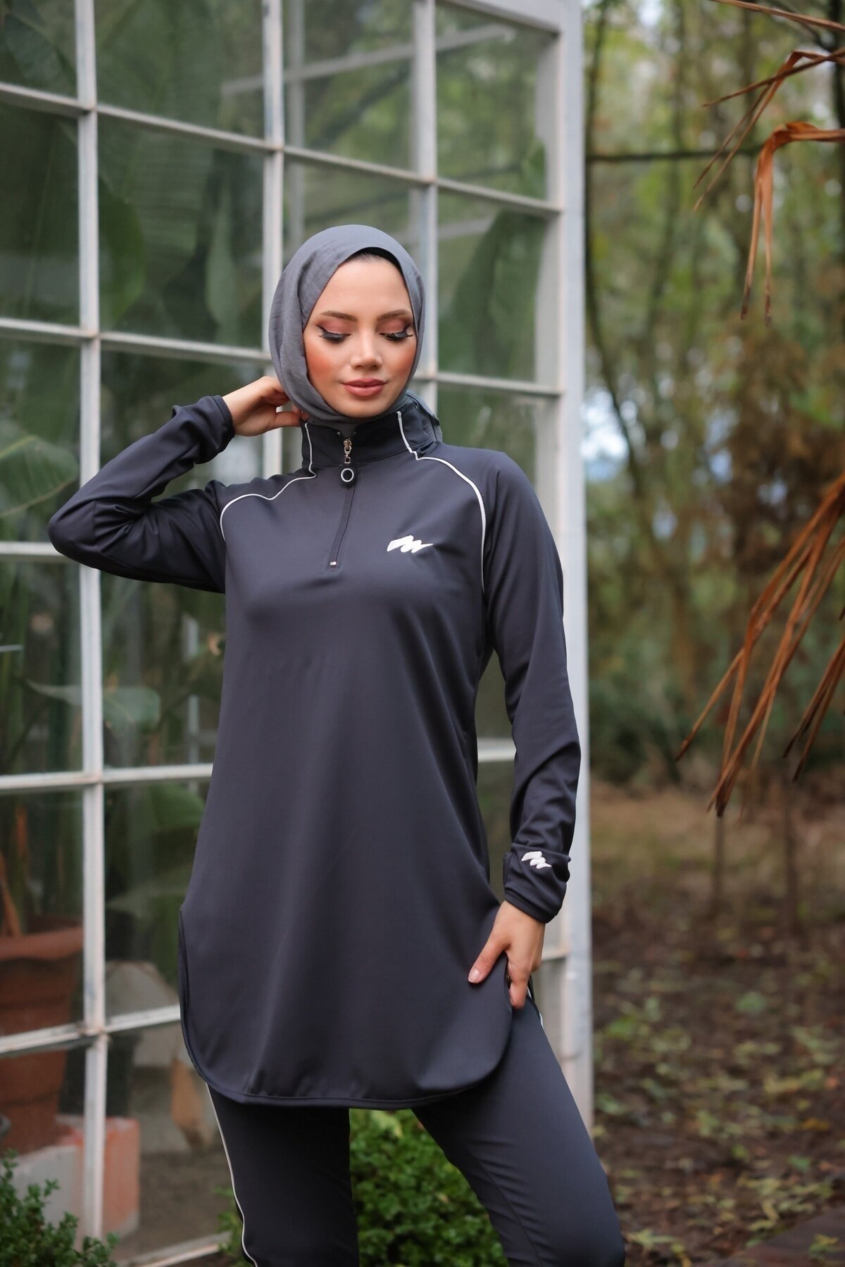 بدلة رياضية جوغر رمادية من قماش السكوبا بسحاب نصفي - Wovi Moda