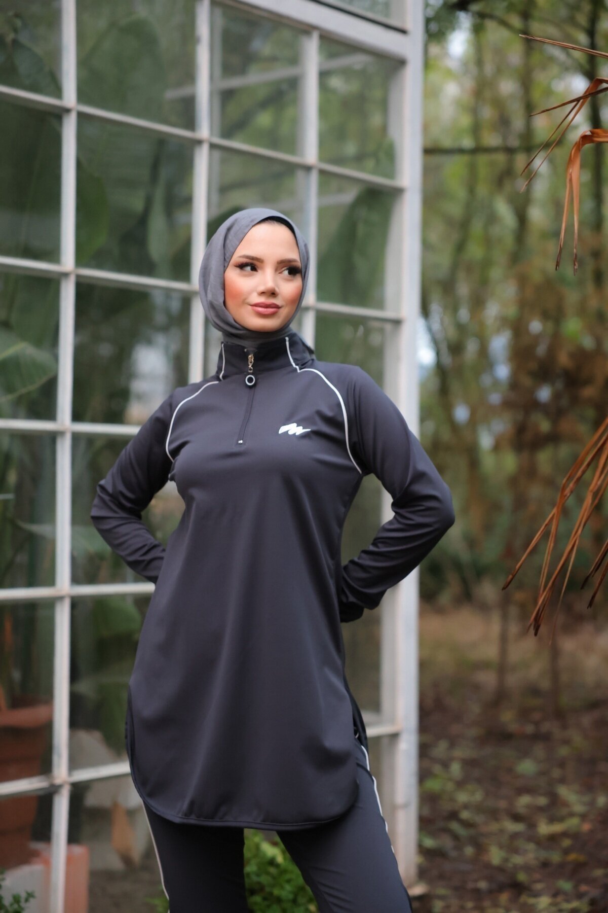 بدلة رياضية جوغر رمادية من قماش السكوبا بسحاب نصفي - Wovi Moda