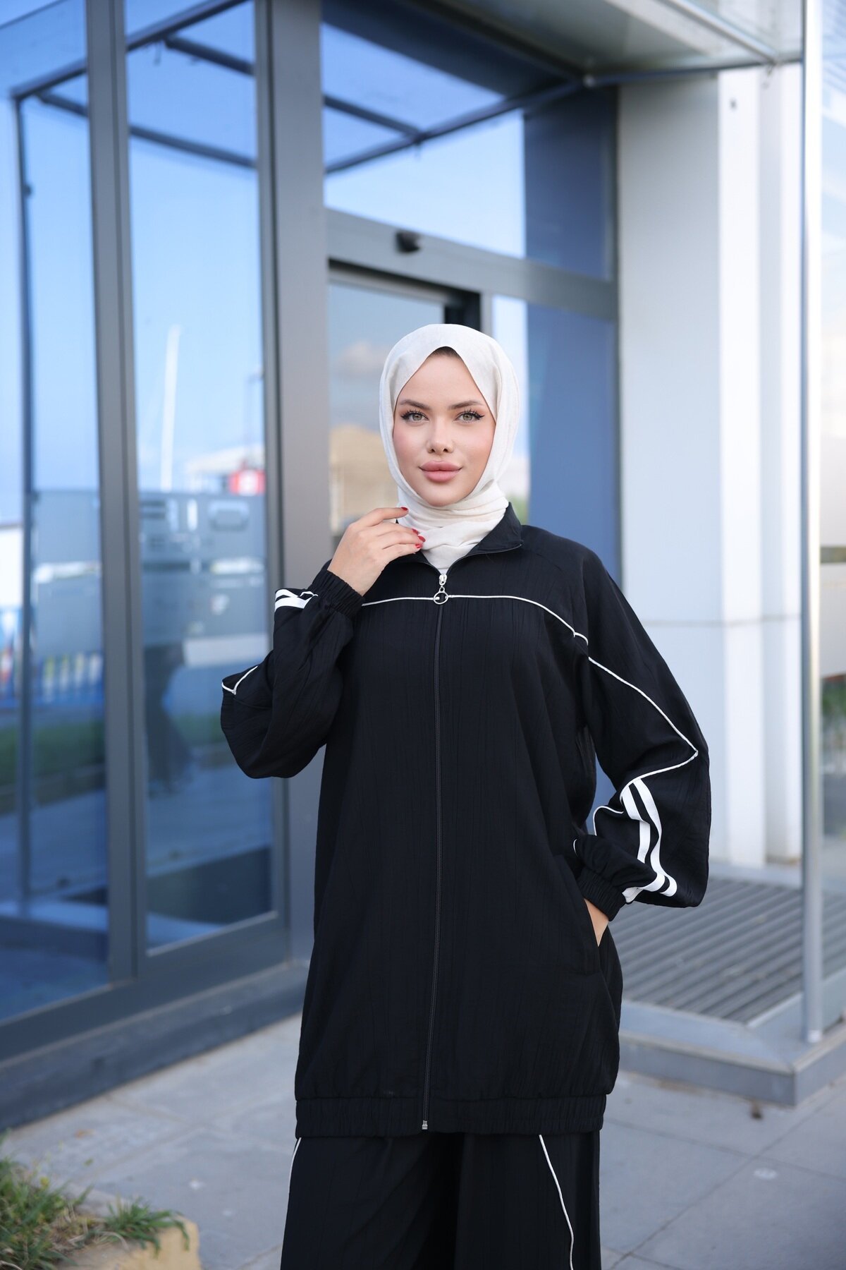بدلة رياضية سوداء - Wovi