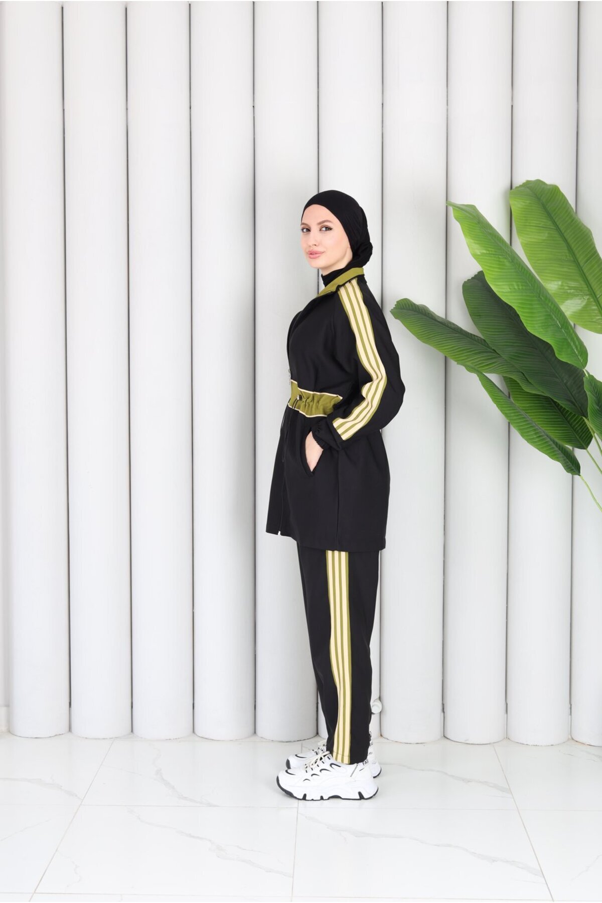 طقم مريح رياضي وأنيق باللون الأسود - ZARERA