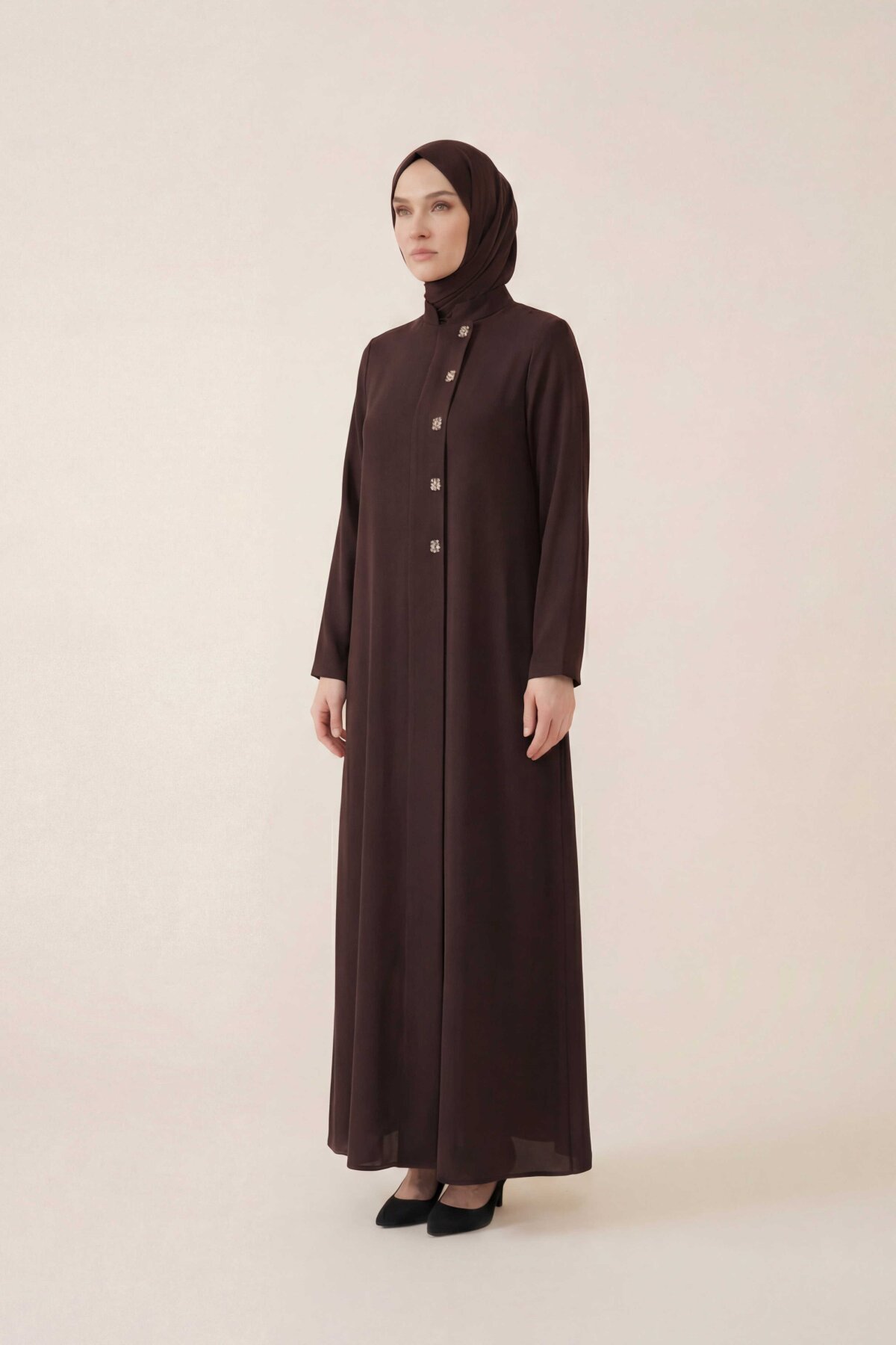Kahverengi Kare Aksesuarlı Ferace - Beyza