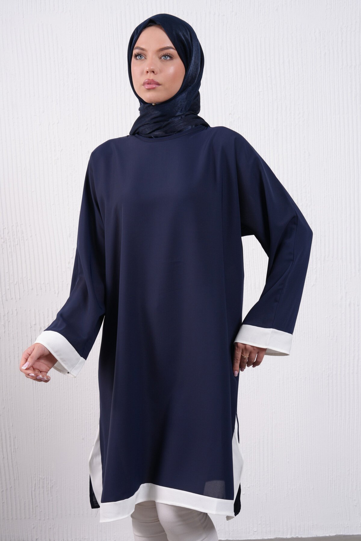 Loose-Fit Special Occasion Trimmed Tunic - Navy Blue - Filizzade