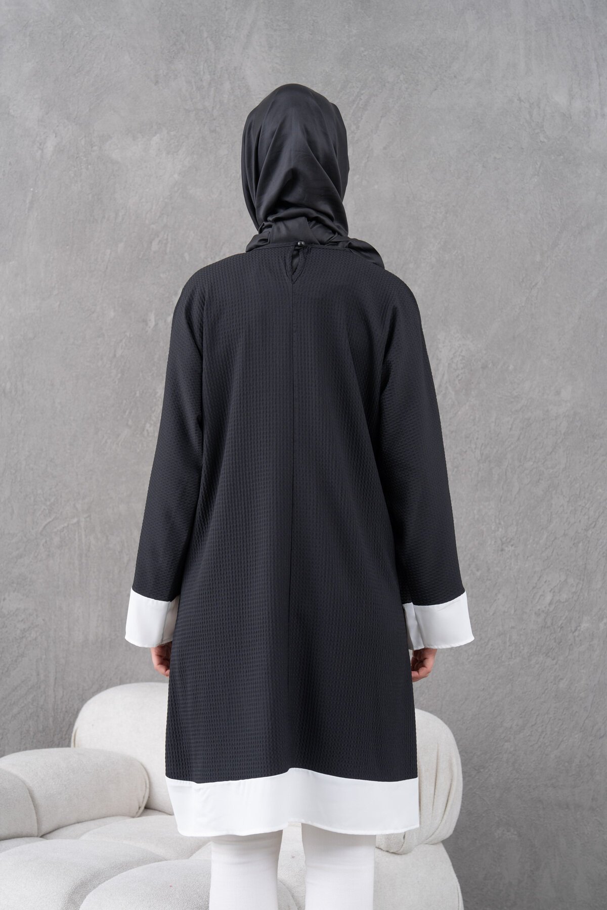 Knee-Length Loose-Fit Color-Blocked Tunic - Black and Ecru - Fzd Filizzade