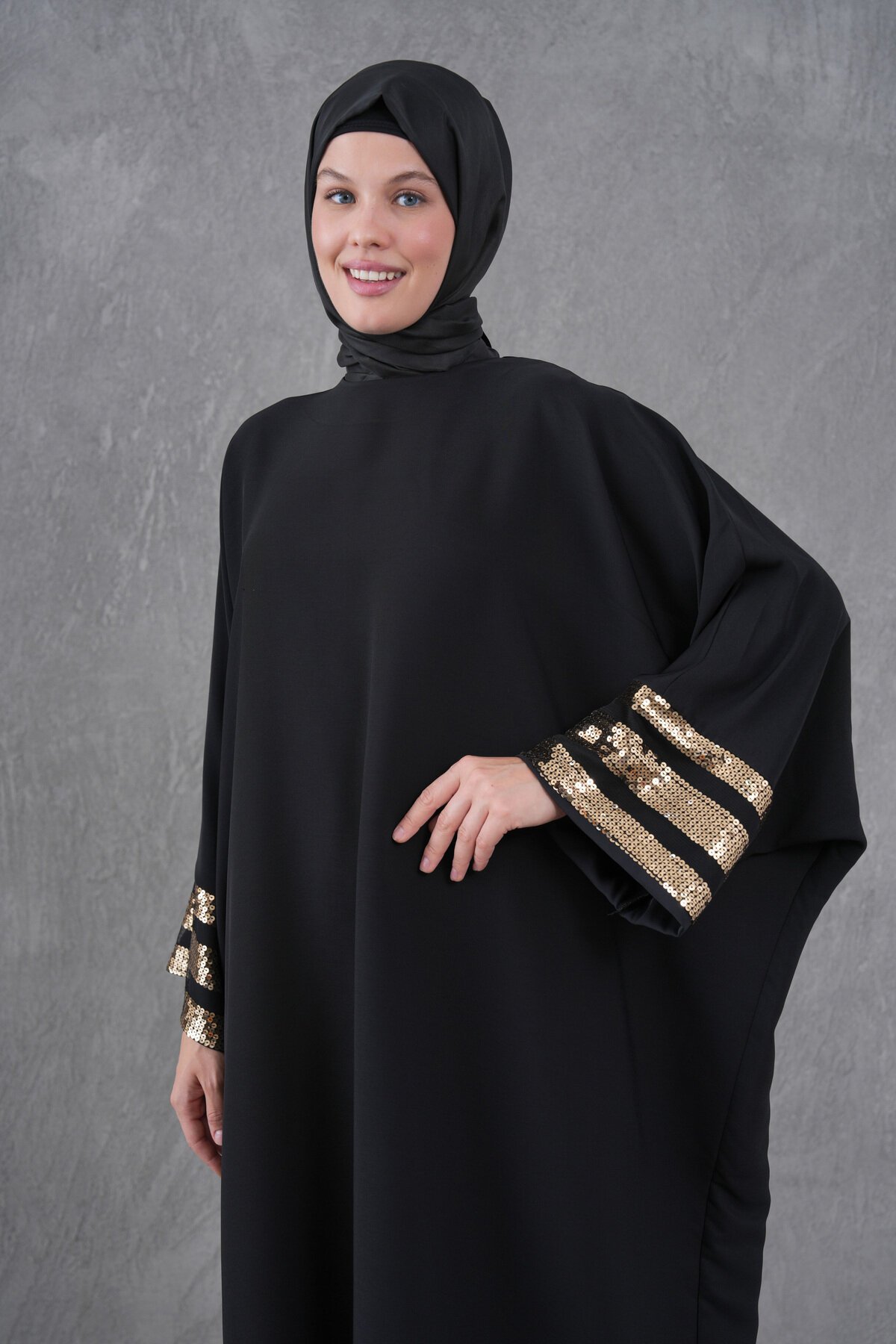 Gold Sequin-Sleeve Striped Modest Abaya - Black - Fzd Filizzade