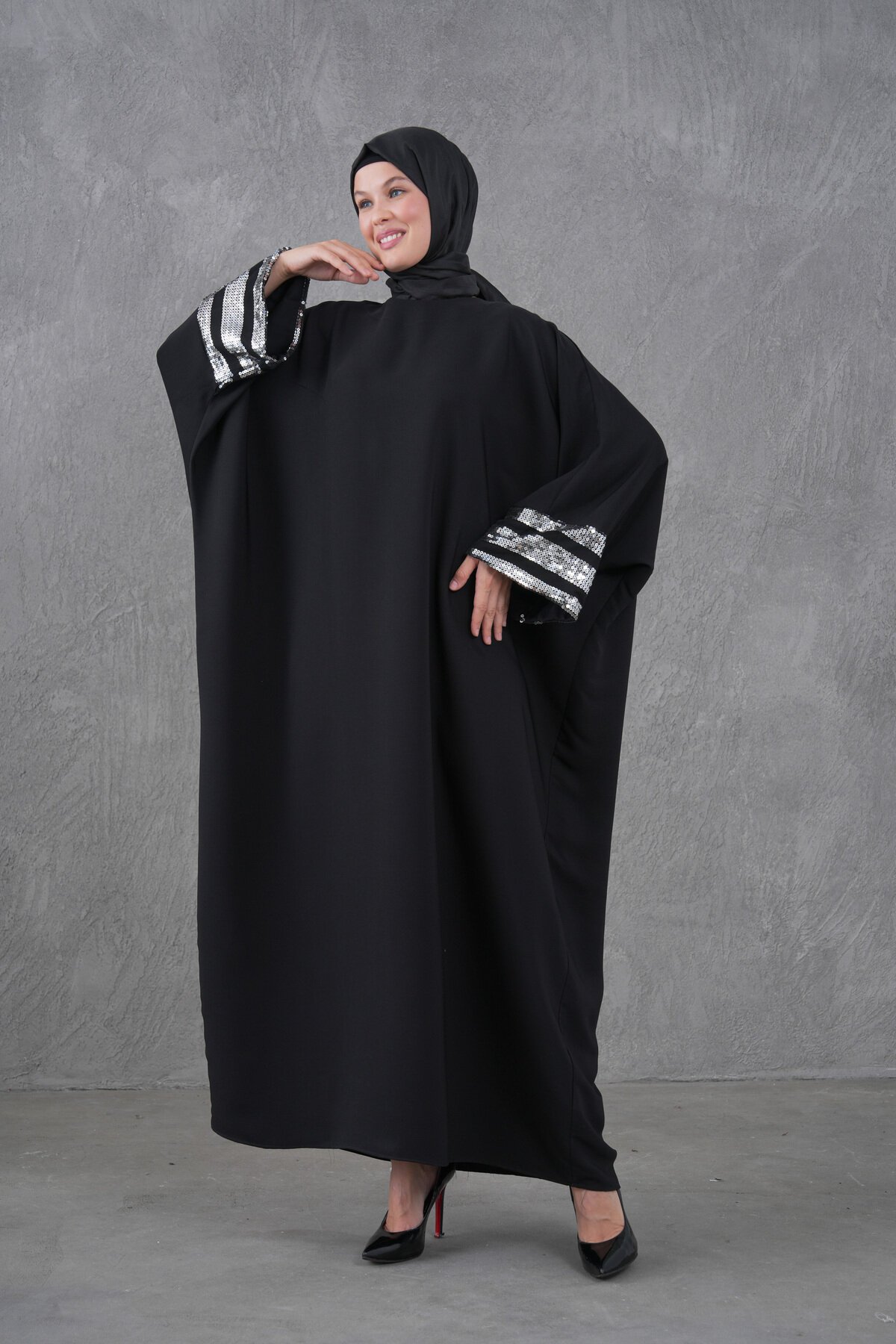 Plus Size Silver Sequin Striped-Sleeve Abaya - Black - Fzd Filizzade