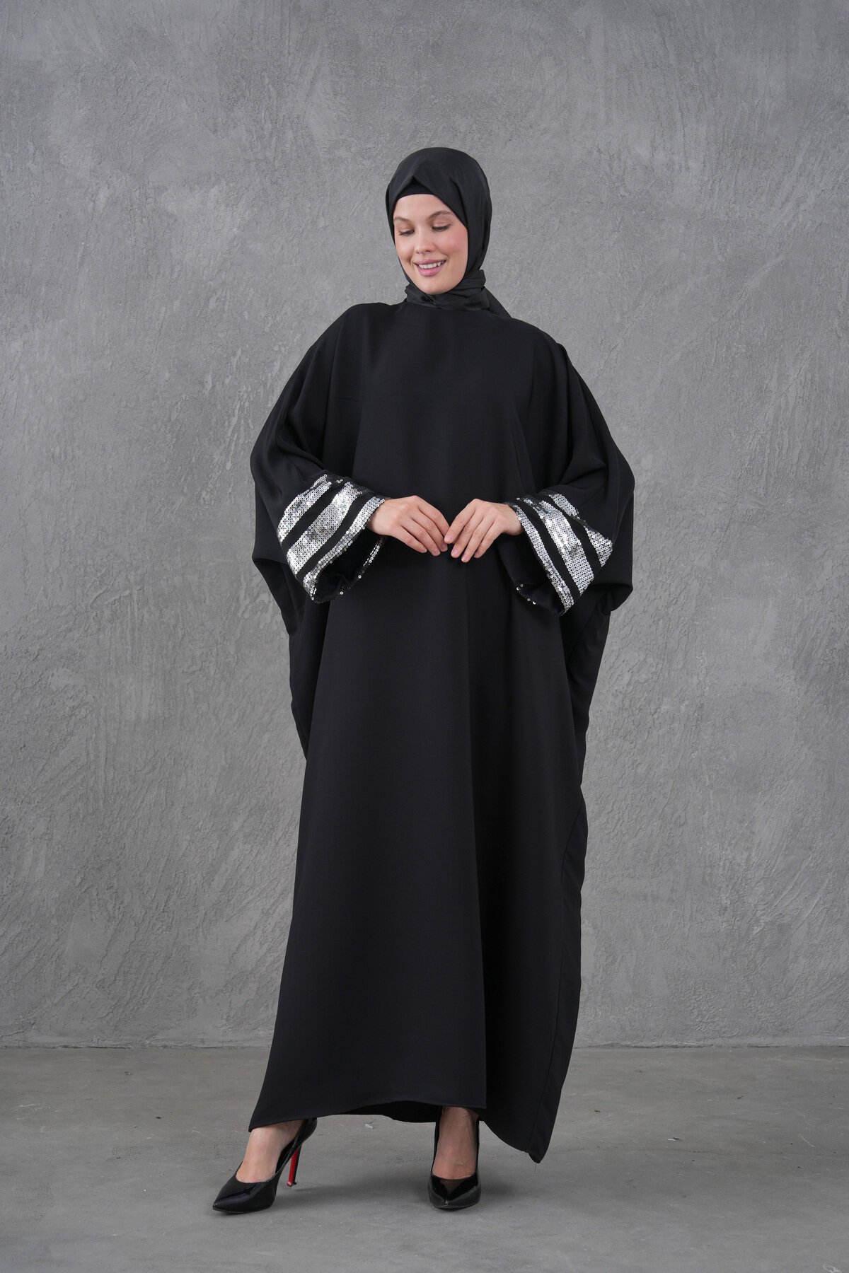Plus Size Silver Sequin Striped-Sleeve Abaya - Black - Fzd Filizzade