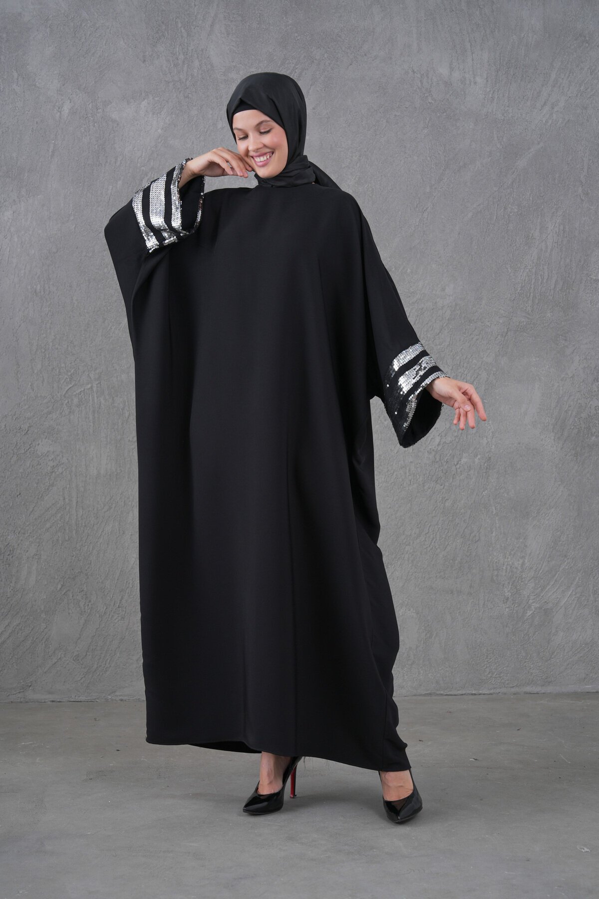 Plus Size Silver Sequin Striped-Sleeve Abaya - Black - Fzd Filizzade