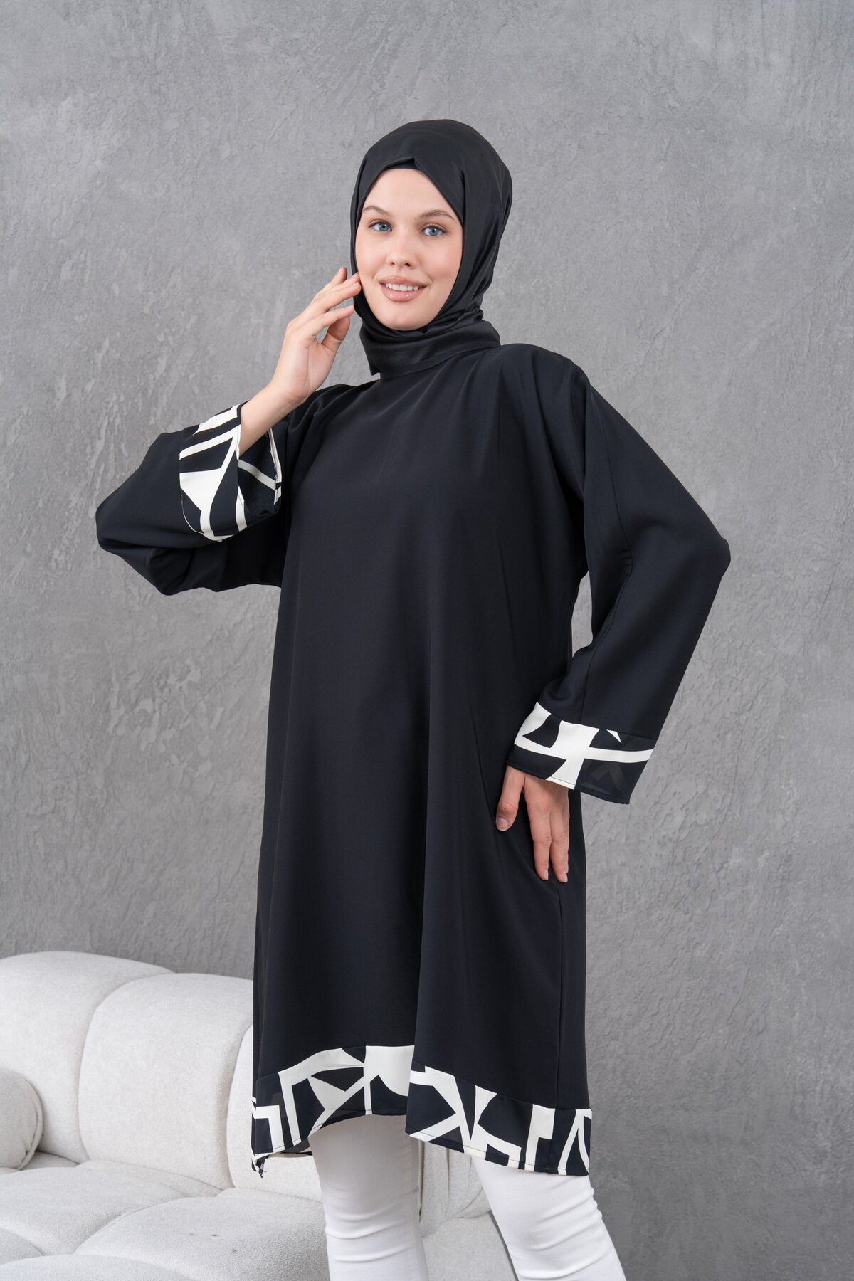 Loose-Fit Knee-Length Garnish Tunic - Black/Cream - Fzd Filizzade