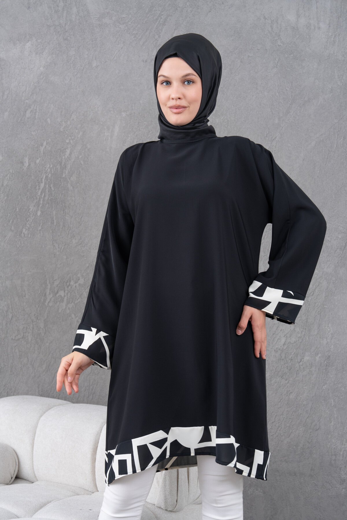Loose-Fit Knee-Length Garnish Tunic - Black/Cream - Fzd Filizzade