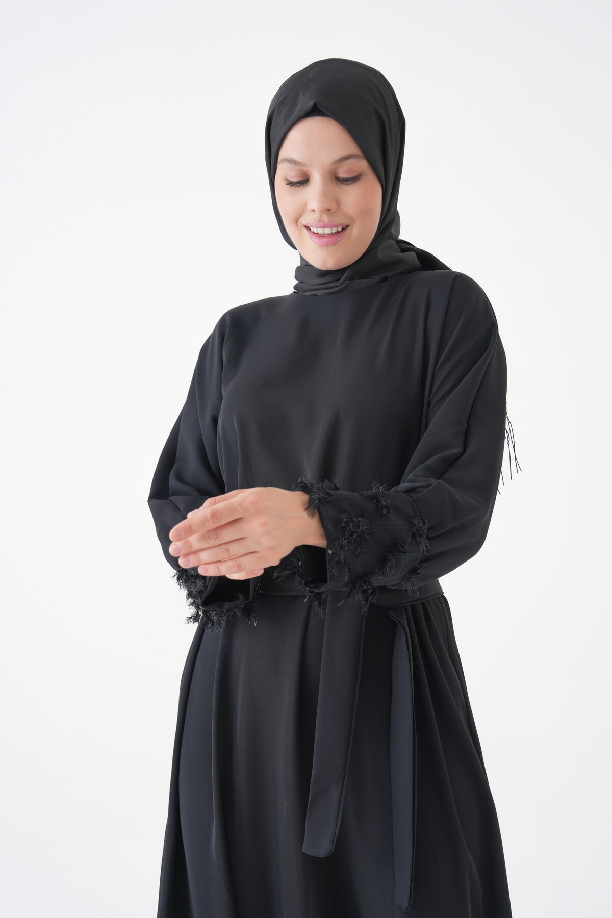 فستان أسود بإكسسوار أكمام - Fzd Filizzade