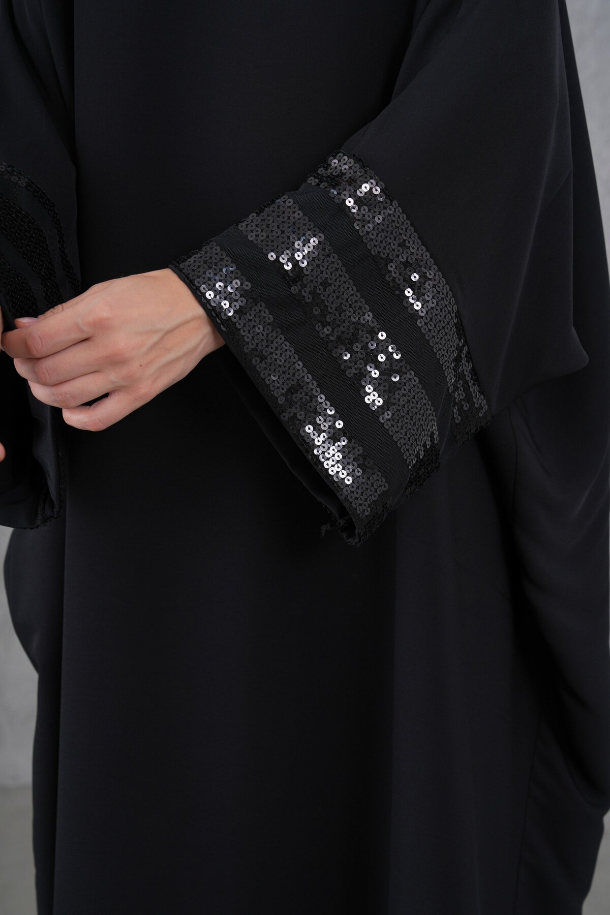 Embroidered Sleeve Sequin-Striped Abaya - Black - Fzd Filizzade