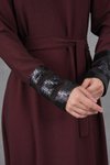 Bordo Payet Garnidetaylı Kuşaklı Elbise