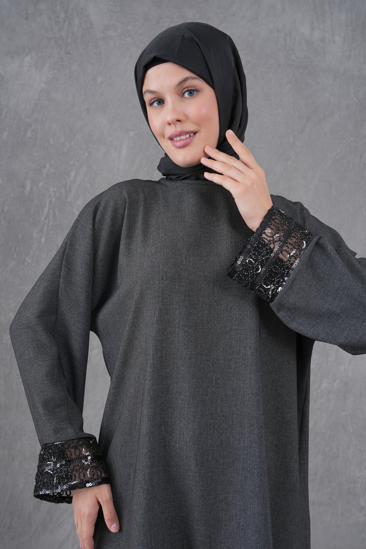 Loose-Fit Cuff Accessory Detail Tunic - Anthracite Black - Tuncay