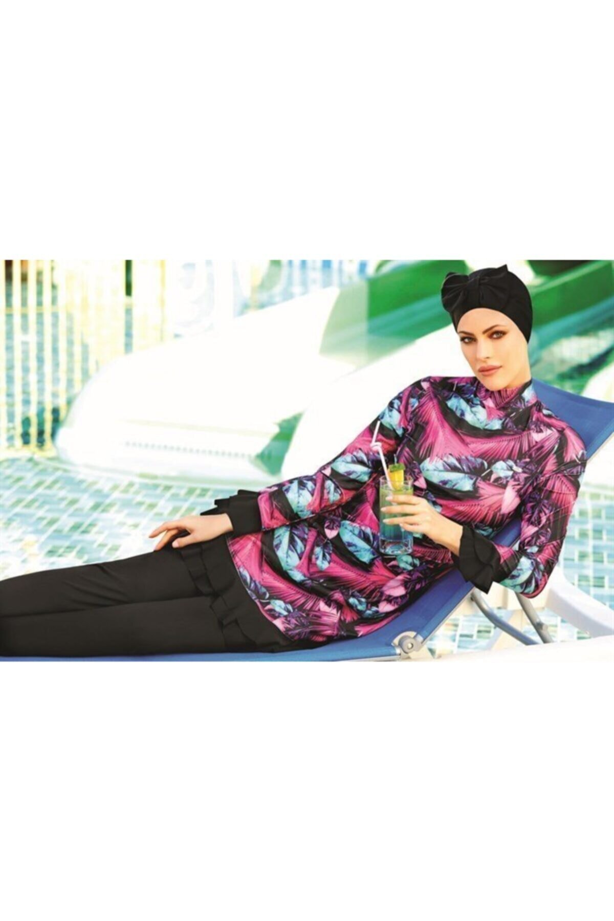 Full-Coverage Ruffled Digital-Pattern Burkini - Black - Adasea