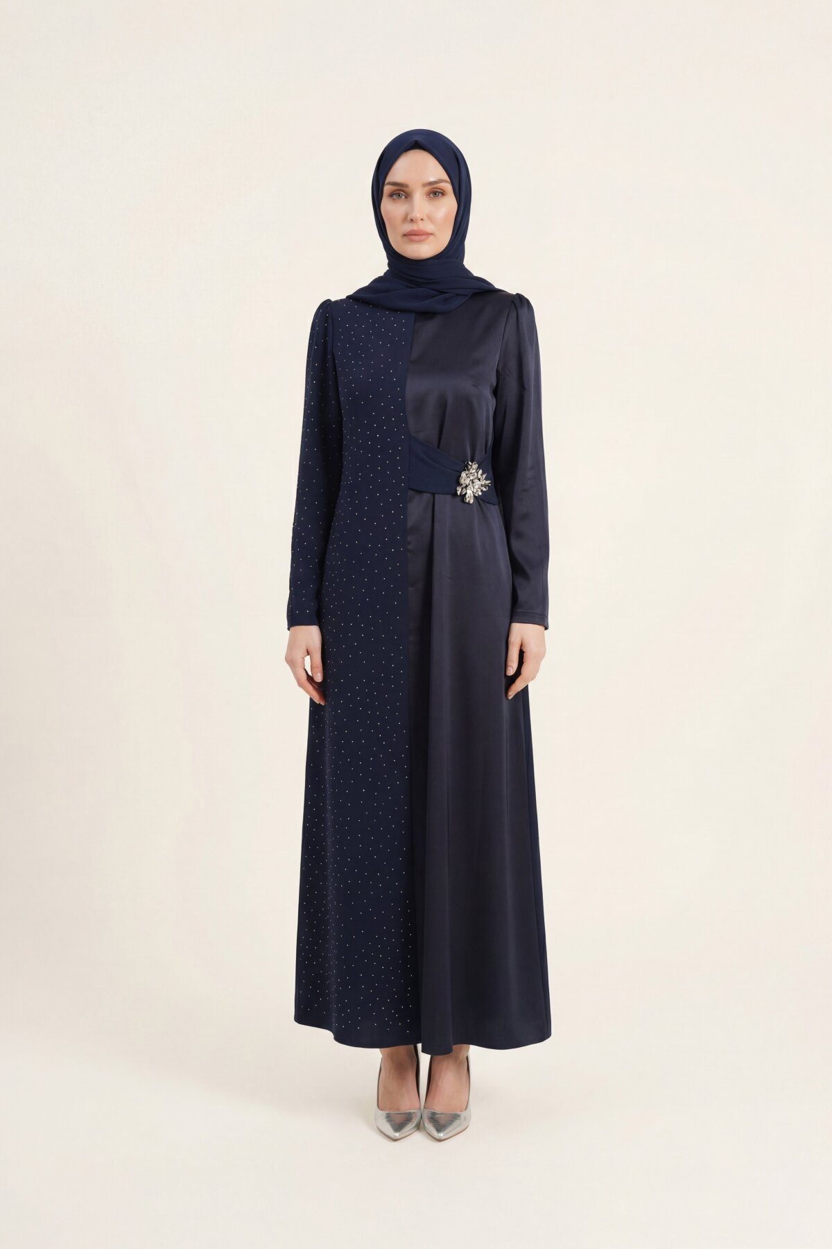 فستان سهرة كحلي بتفاصيل إبزيم - Beyza