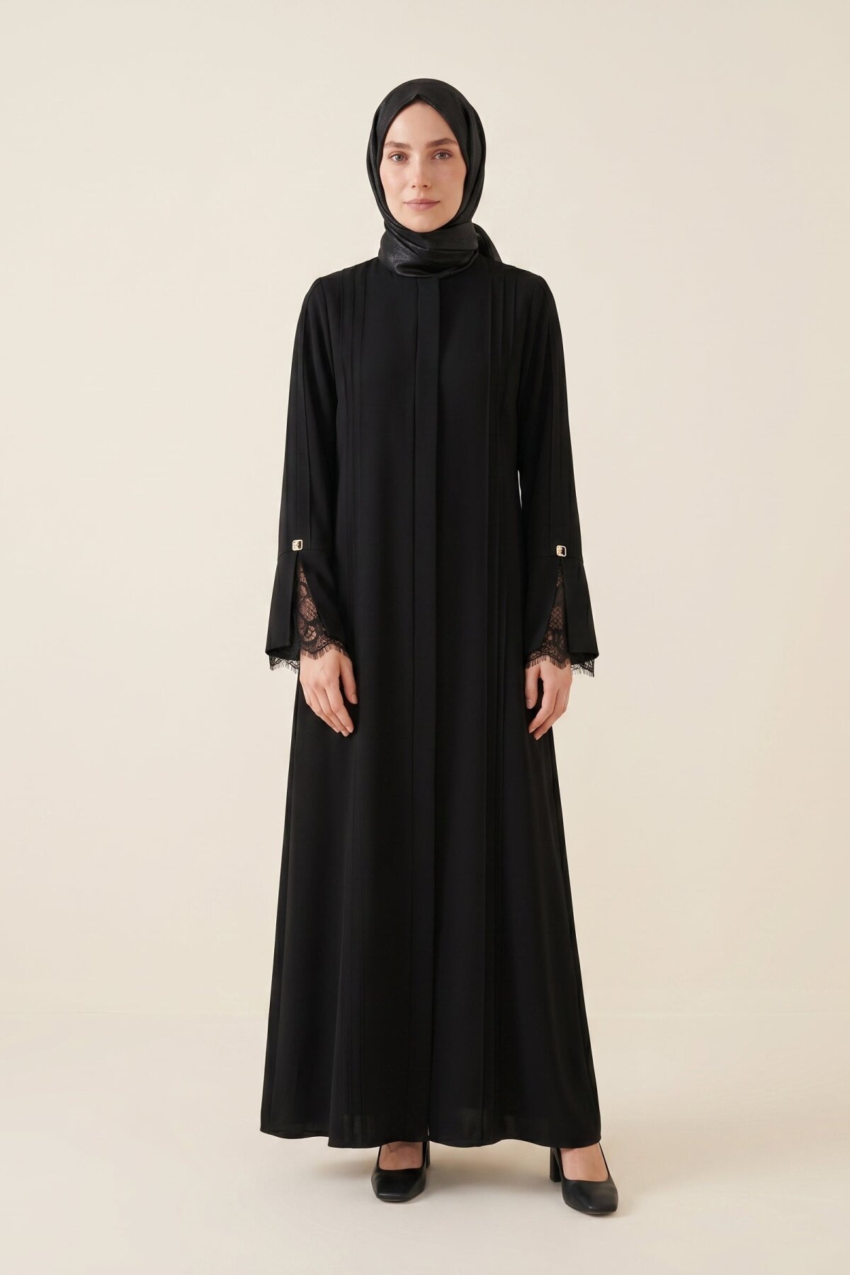 فرابة سوداء بأكمام دانتيل - Beyza