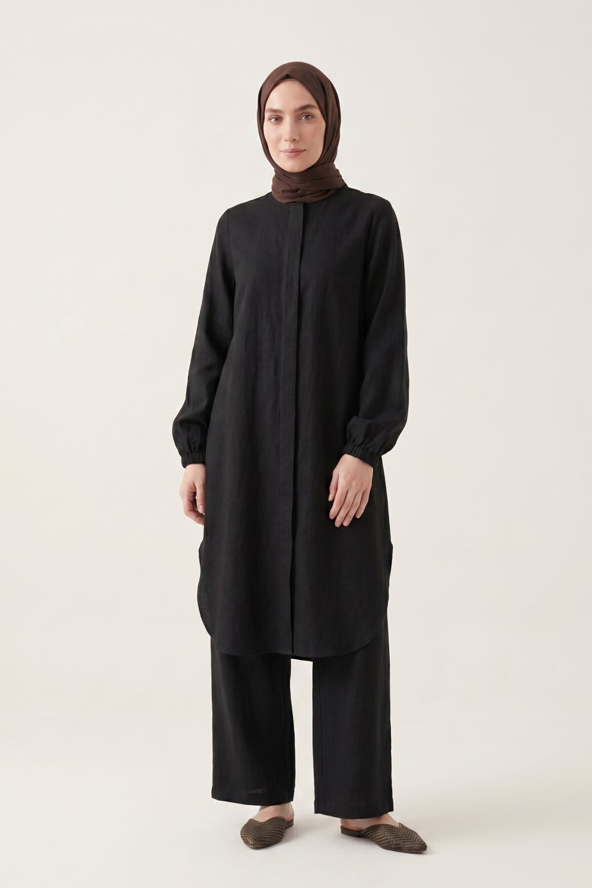 Double-Slit Two-Piece Set - Black - Beyza