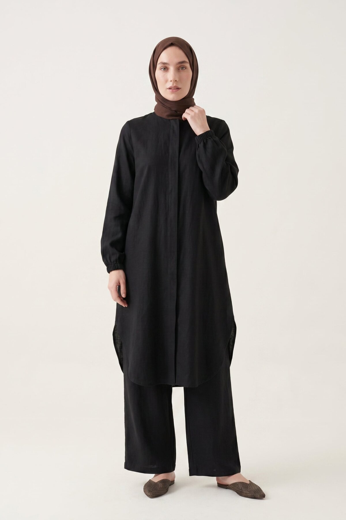 Double-Slit Two-Piece Set - Black - Beyza