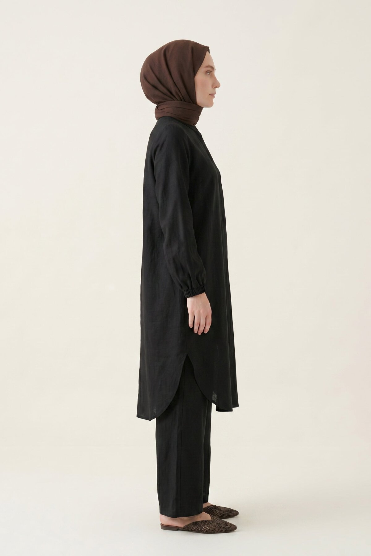 Double-Slit Two-Piece Set - Black - Beyza