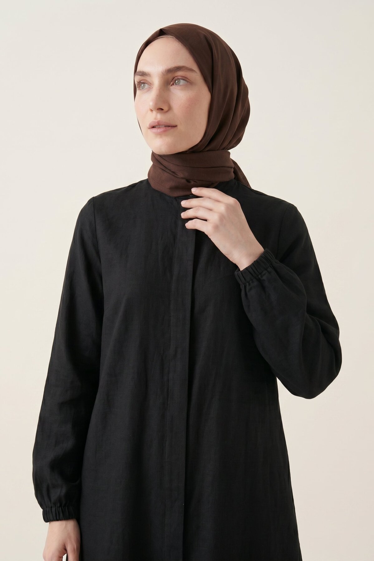 Double-Slit Two-Piece Set - Black - Beyza