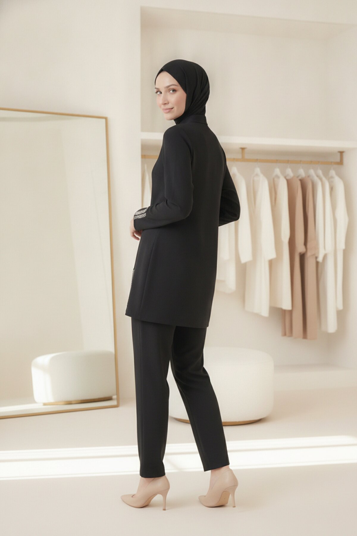 Two-Piece Stonework Set - Black - Beyza