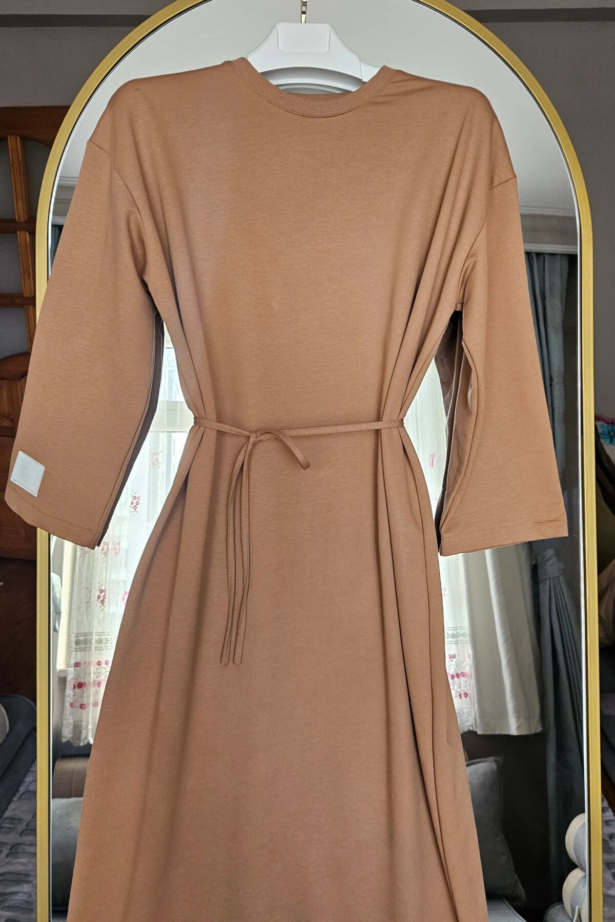 Kahverengi İki İplik Arma Detaylı Elbise - Dimar Butik