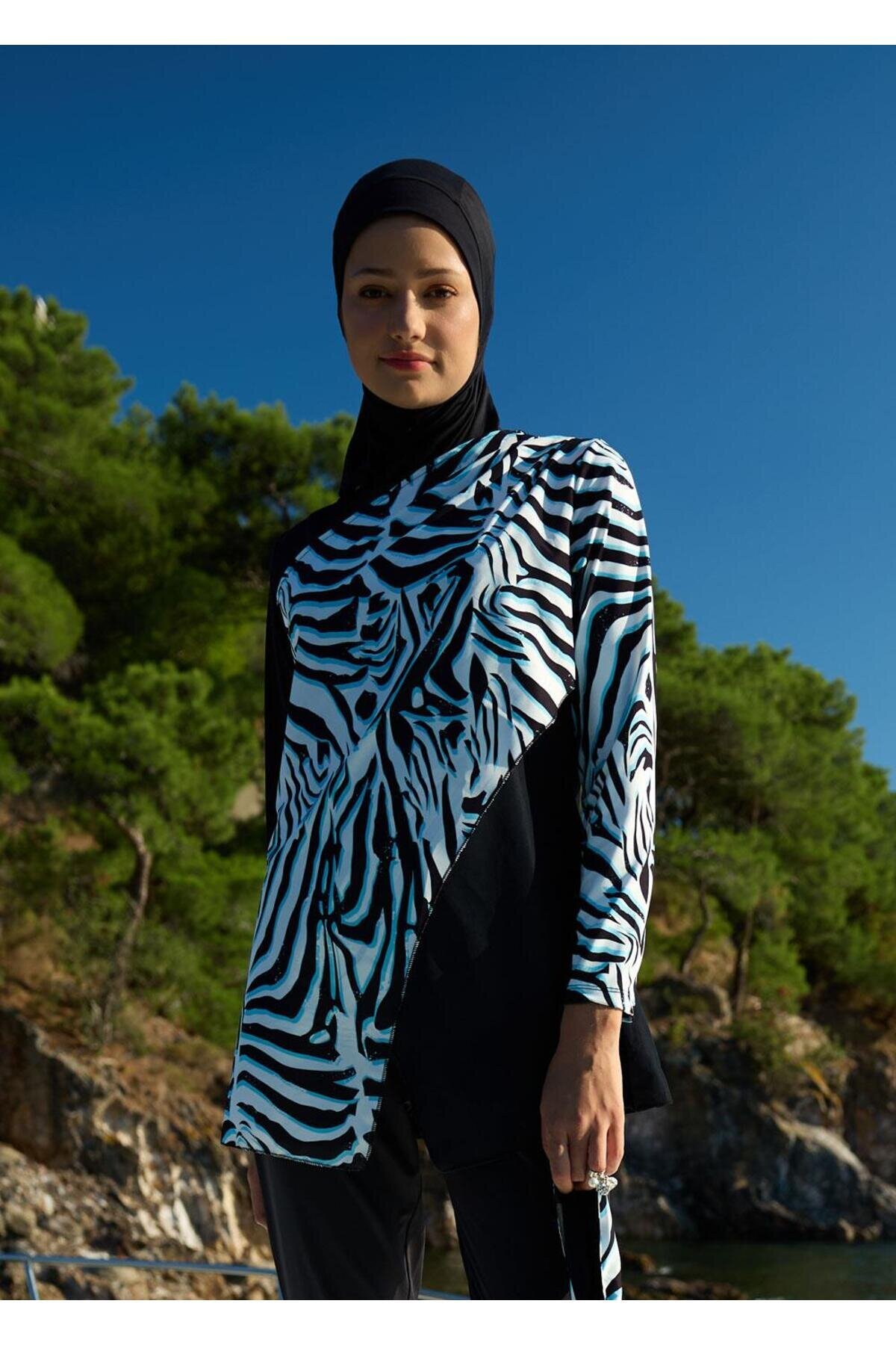 Renkli Zebra Desenli Tam Kapalı Mayo - Mayovera