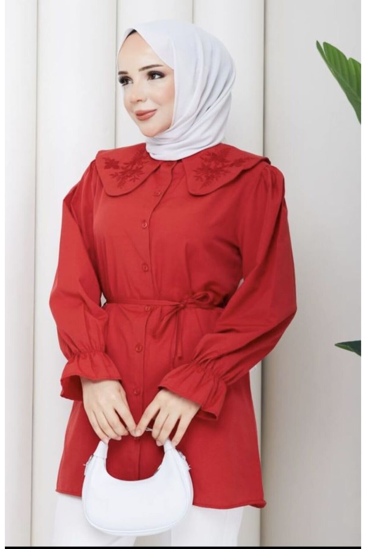 Kırmızı Bebe Yakalı İşlemeli Tunik - Shirosa