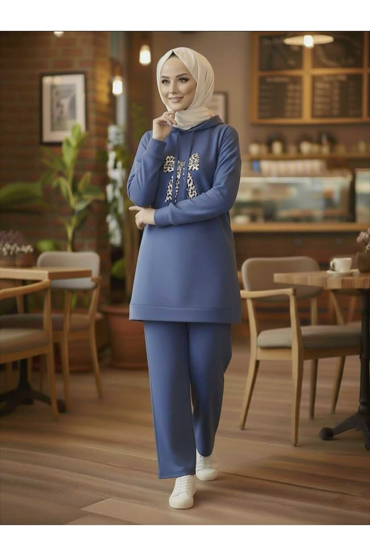 طقم هودي أزرق بطبعة شرائط - Shirosa