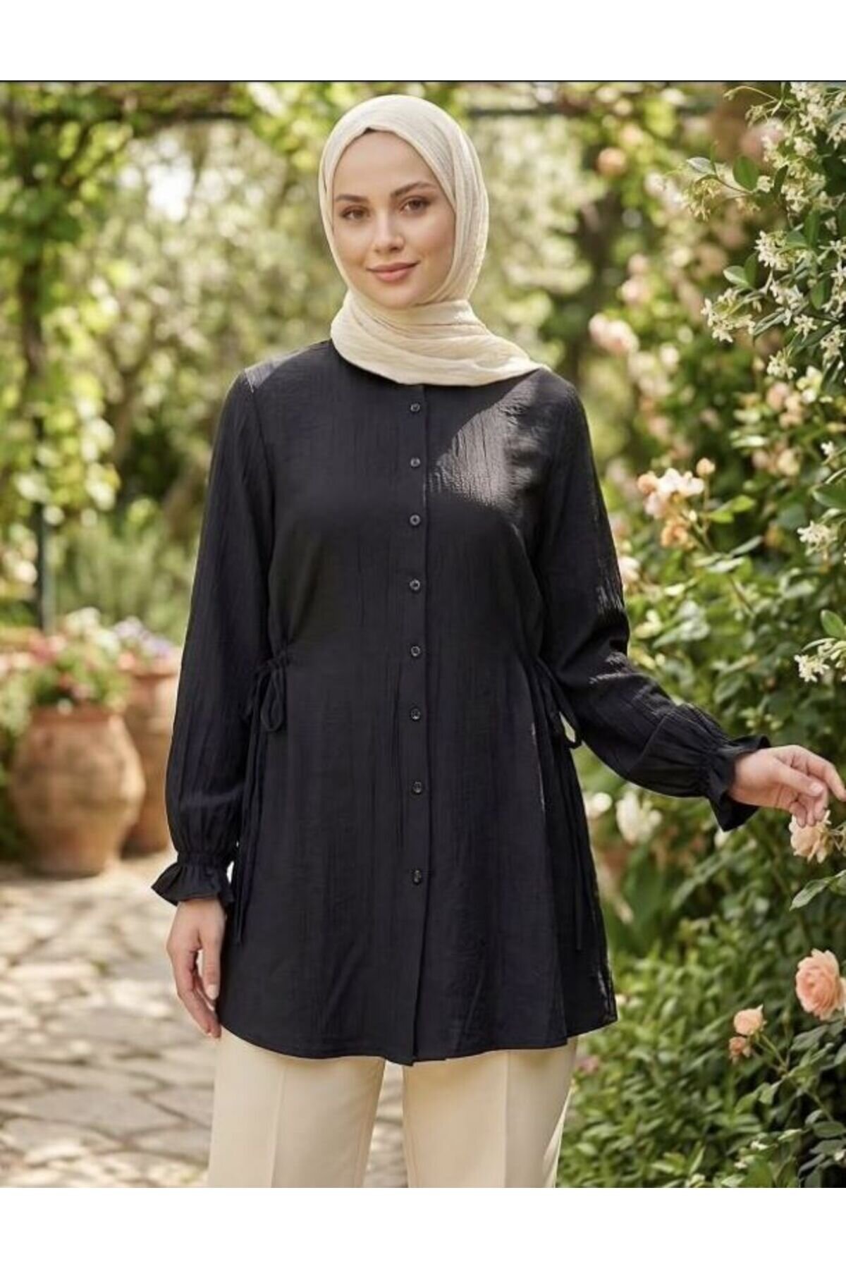 Siyah Bağcık Detaylı Tunik - Shirosa