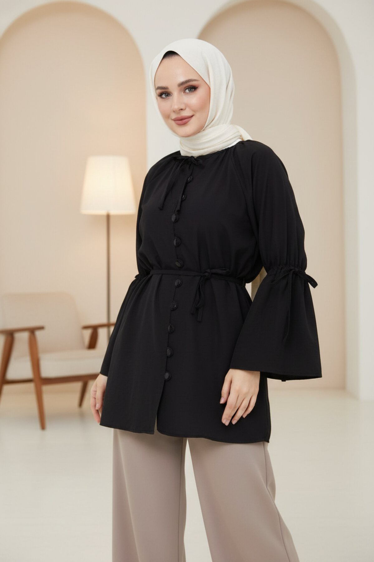 Siyah Bağcık Detaylı Tunik - Shirosa