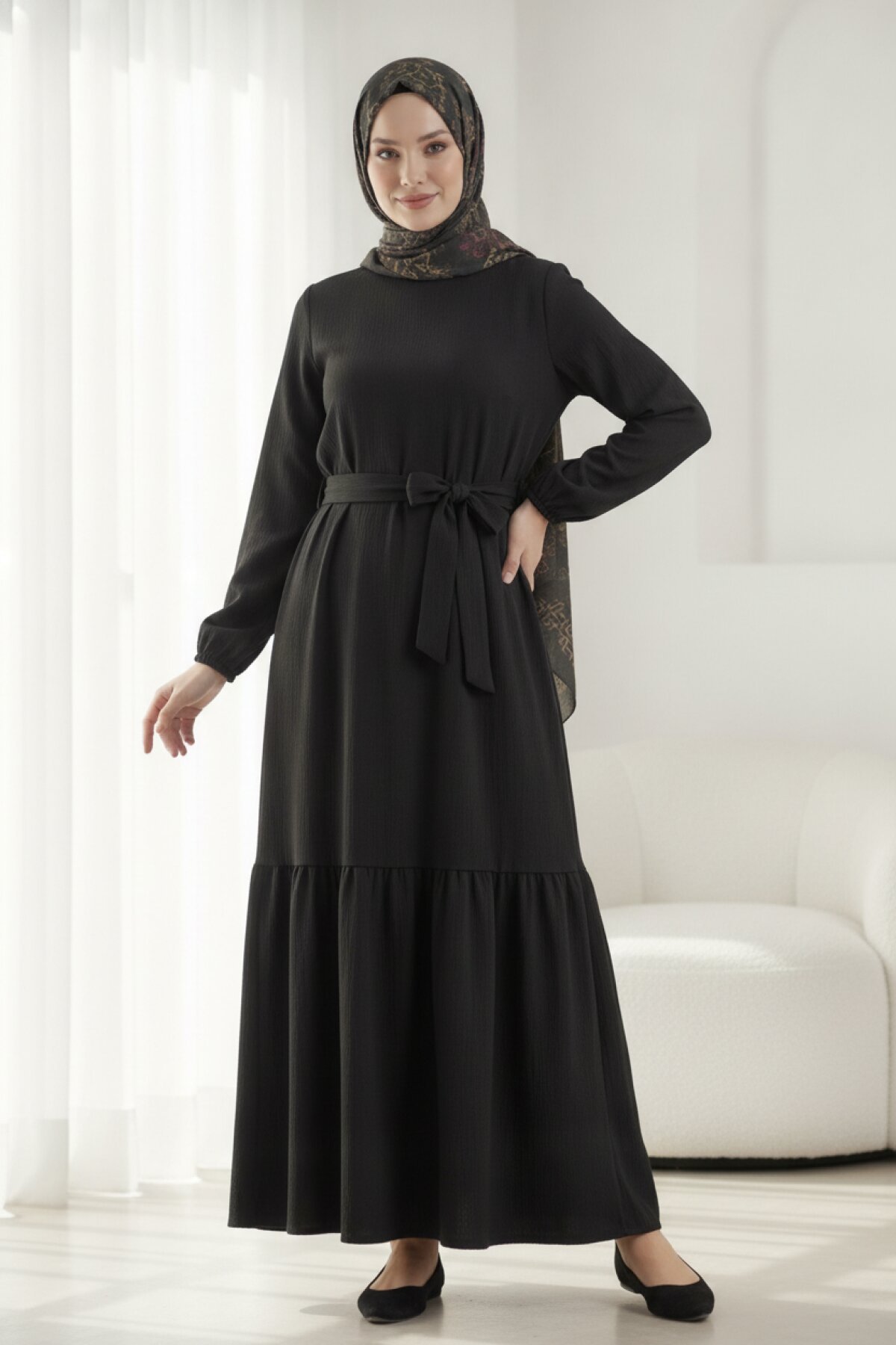 فستان أسود بكرنشة مع حزام - Shirosa