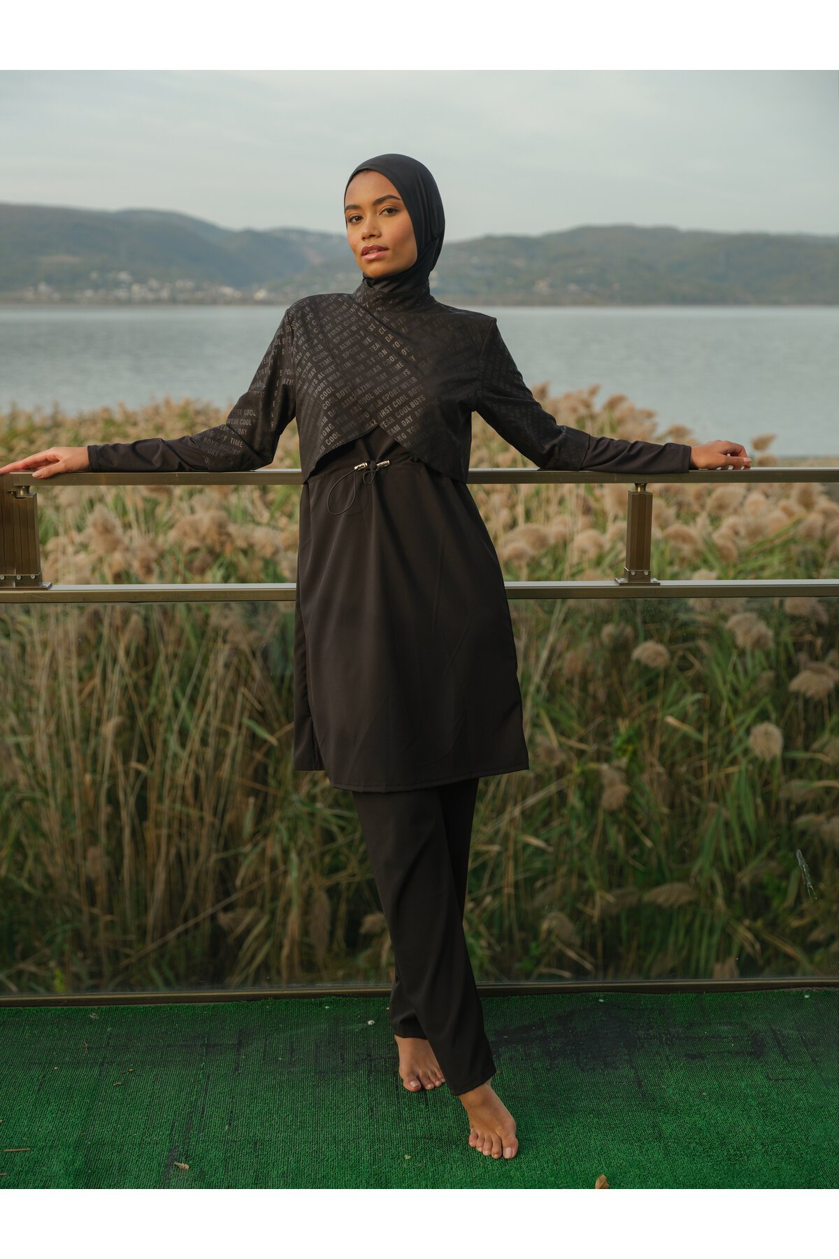 Siyah Tam Kapalı Mayo - Tesmay